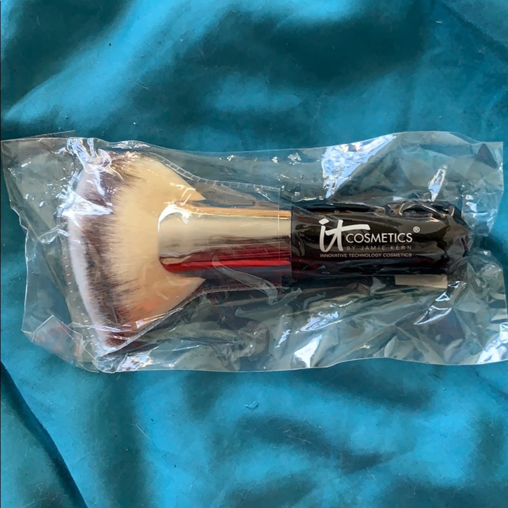It Cosmetics Heavenly Luxe mega fan brush, NIP